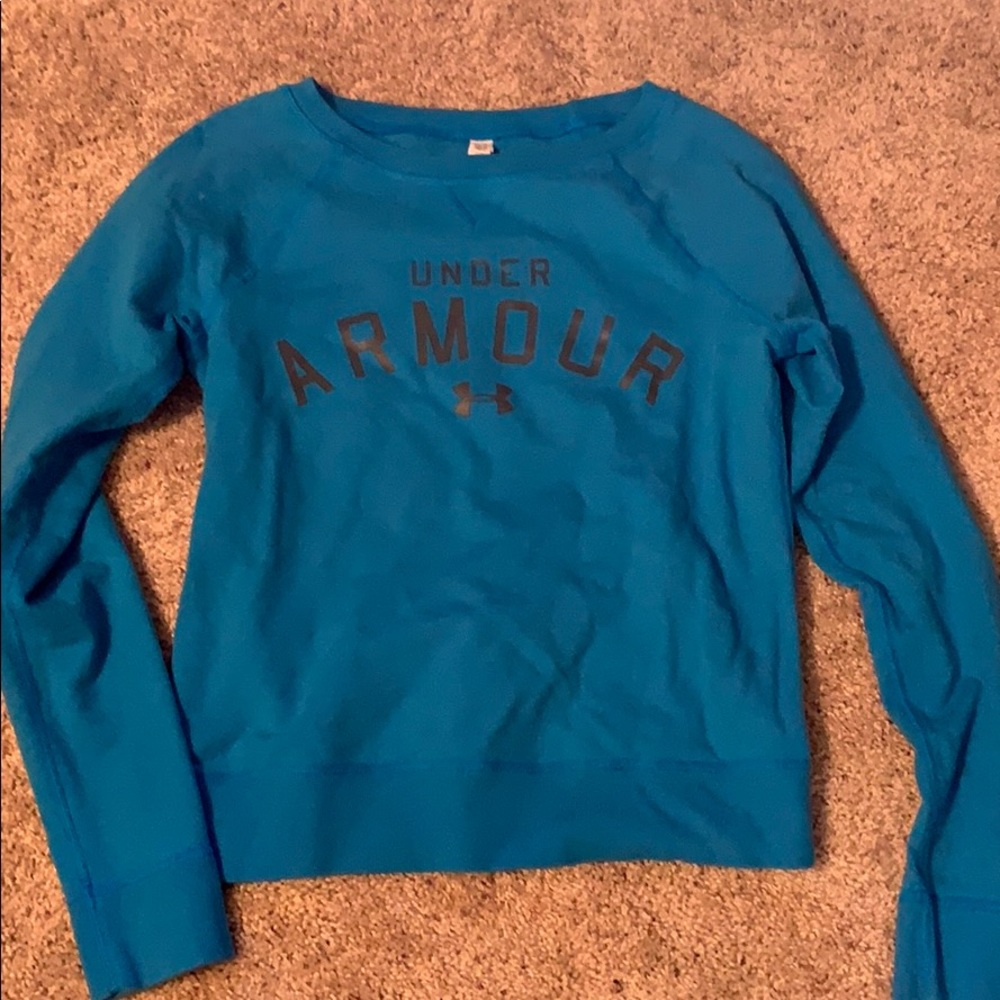 Women’s Under Armour sweatshirt small